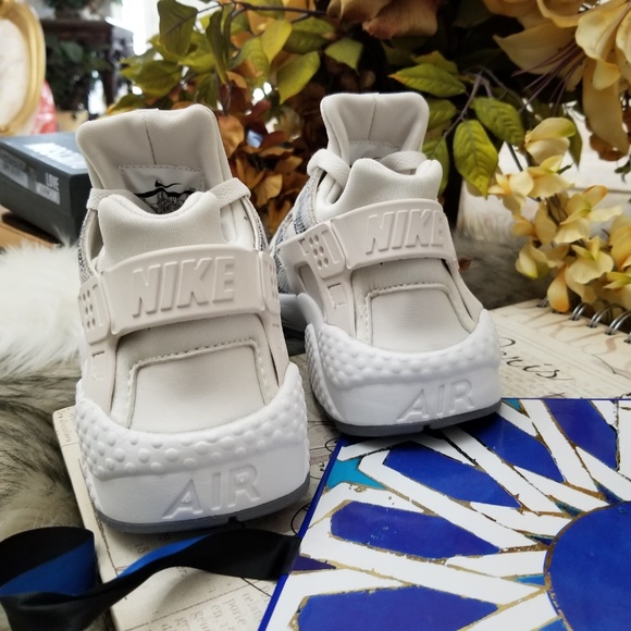 Nike Air Huarache Run Premium - Picture 7 of 8